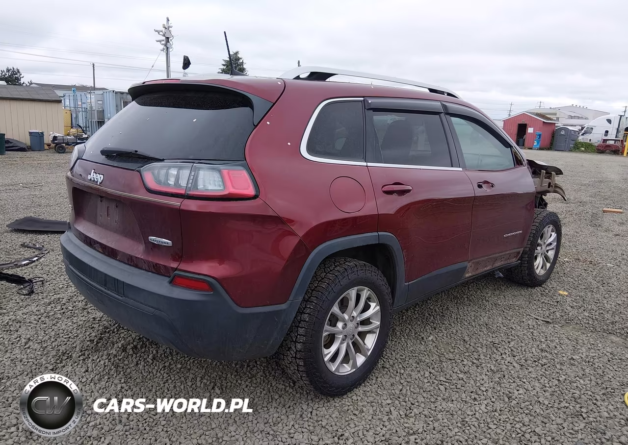 2019 Jeep Cherokee Latitude 4X4 VIN:1C4PJMCB6KD232002 - 4