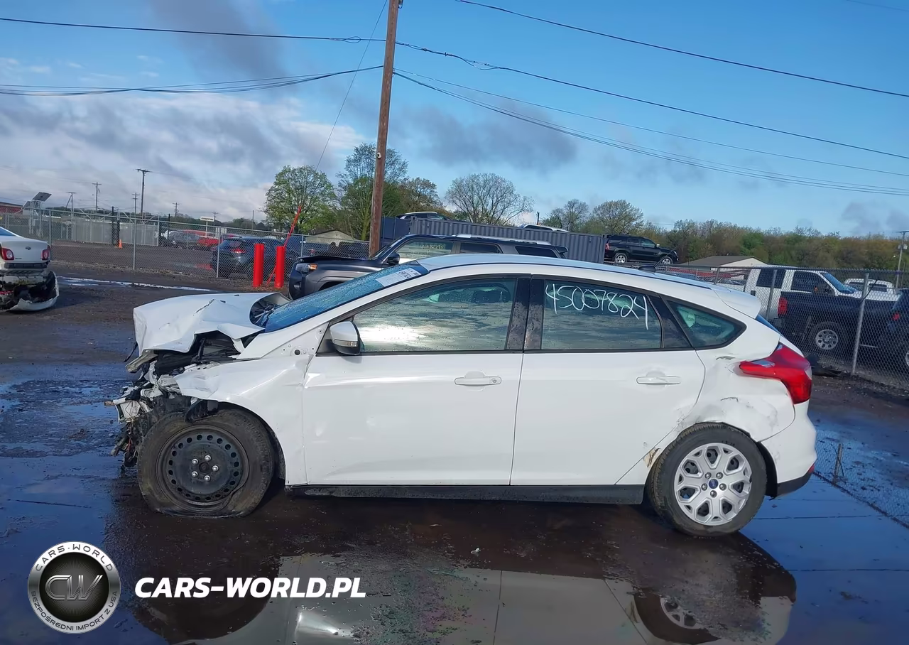 2013 Ford Focus Se VIN:1FADP3K21DL114208 - 14