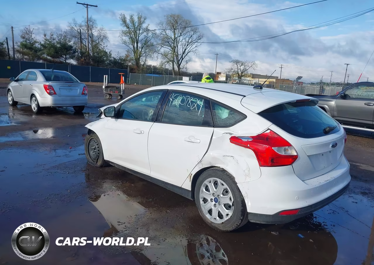 2013 Ford Focus Se VIN:1FADP3K21DL114208 - 3