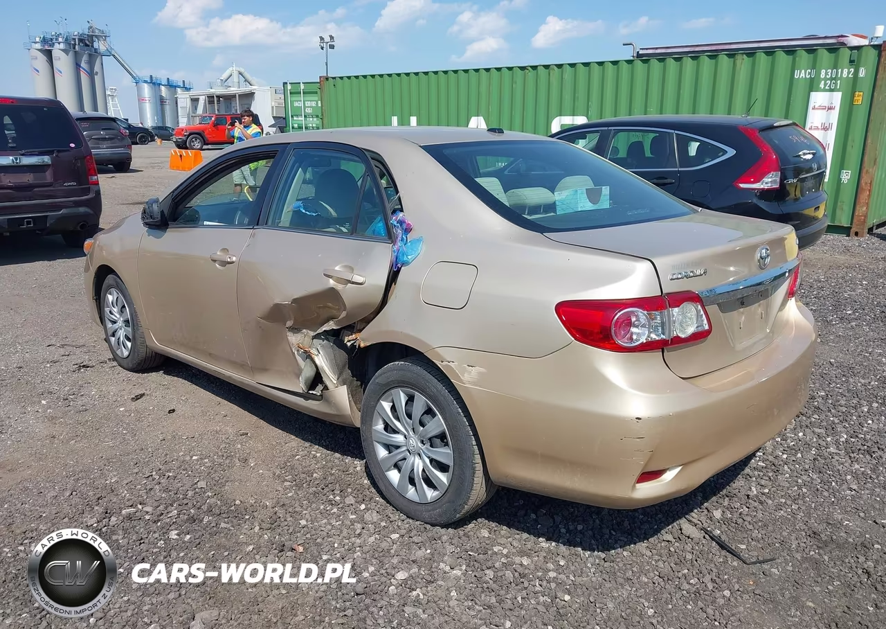 2013 Toyota Corolla Le VIN:5YFBU4EE0DP214328 - 3