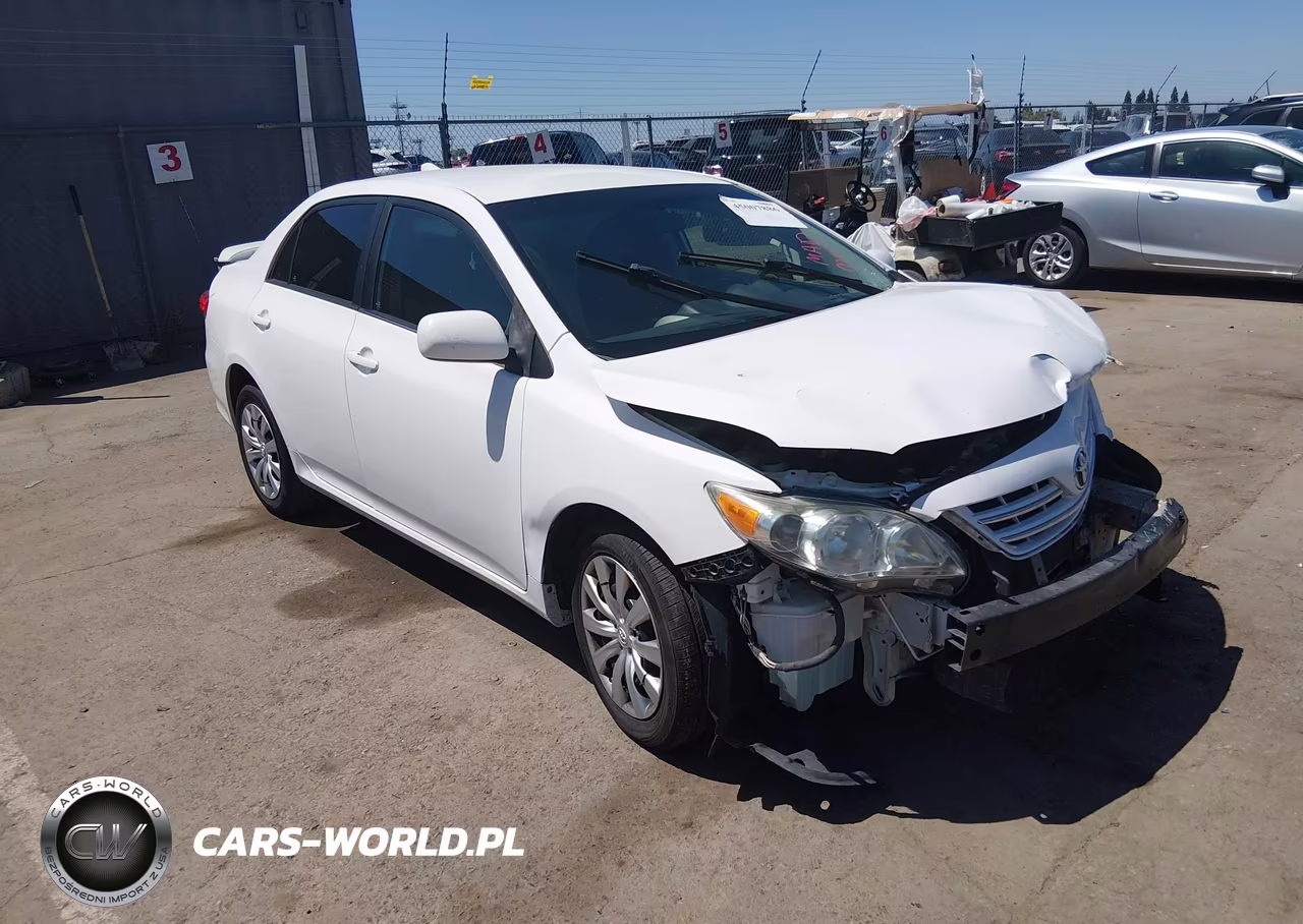 2013 Toyota Corolla Le – zdjęcie 1 z 17