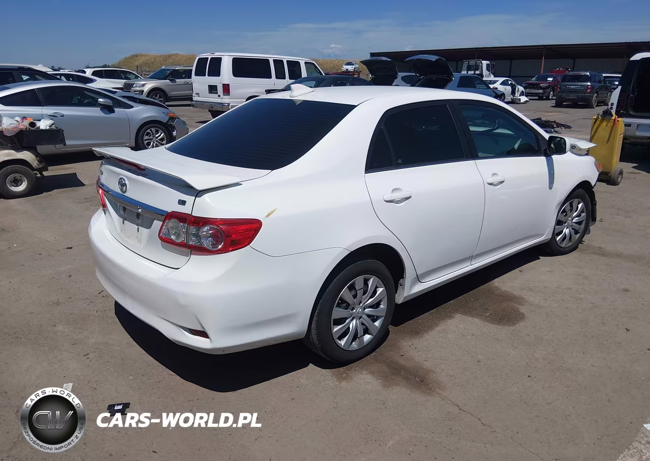 2013 Toyota Corolla Le VIN:5YFBU4EE9DP209046 - 4