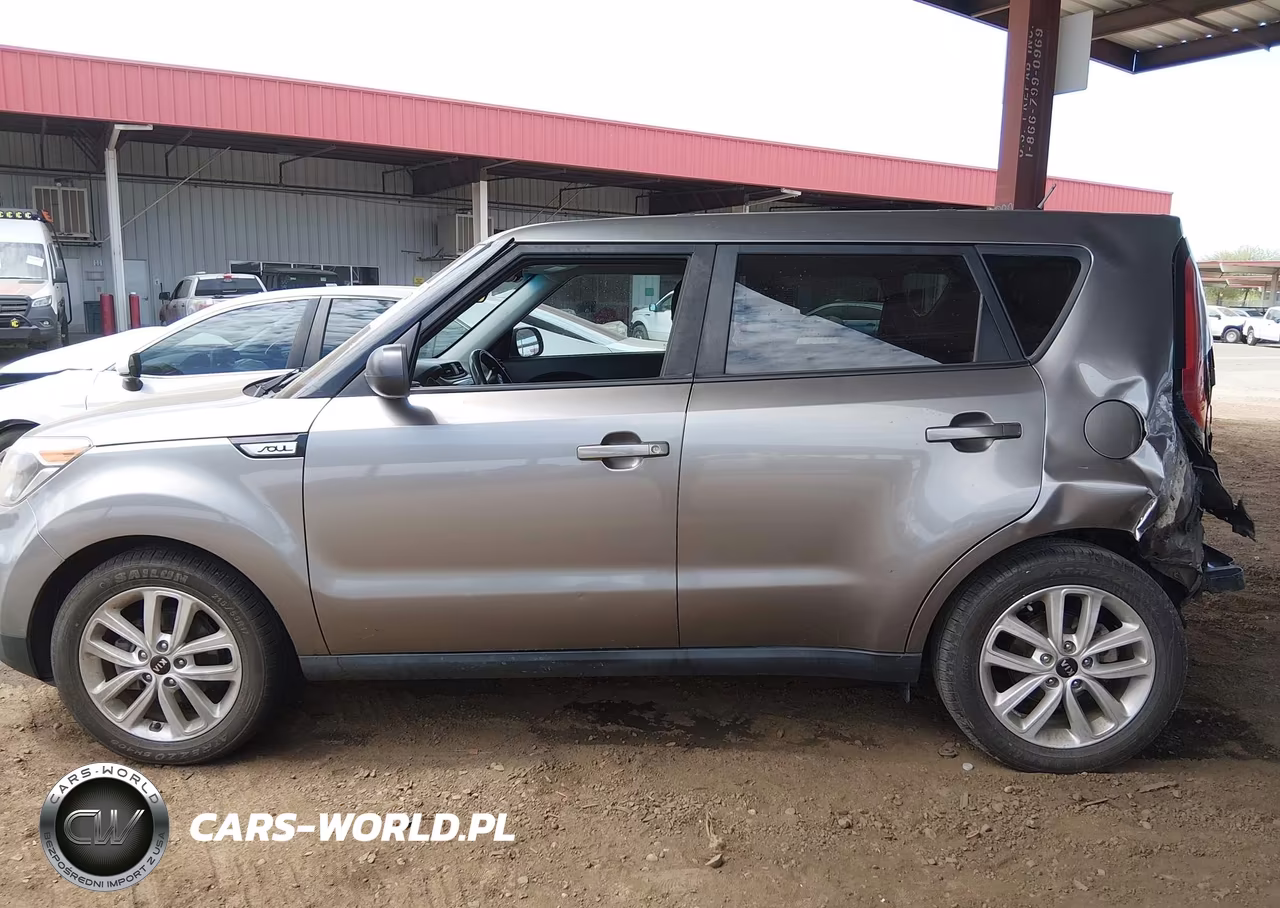 2018 Kia Soul + VIN:KNDJP3A53J7554752 - 14