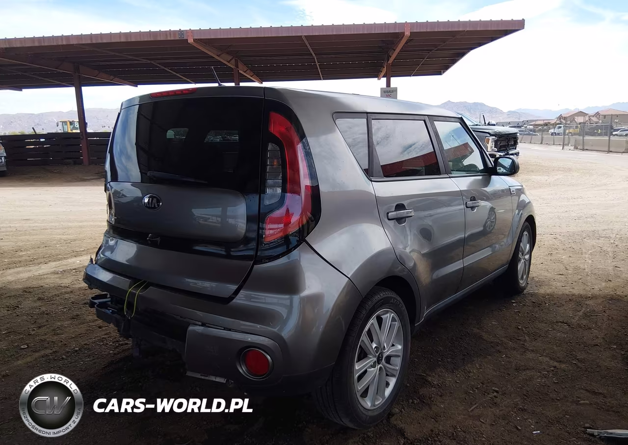 2018 Kia Soul + VIN:KNDJP3A53J7554752 - 4