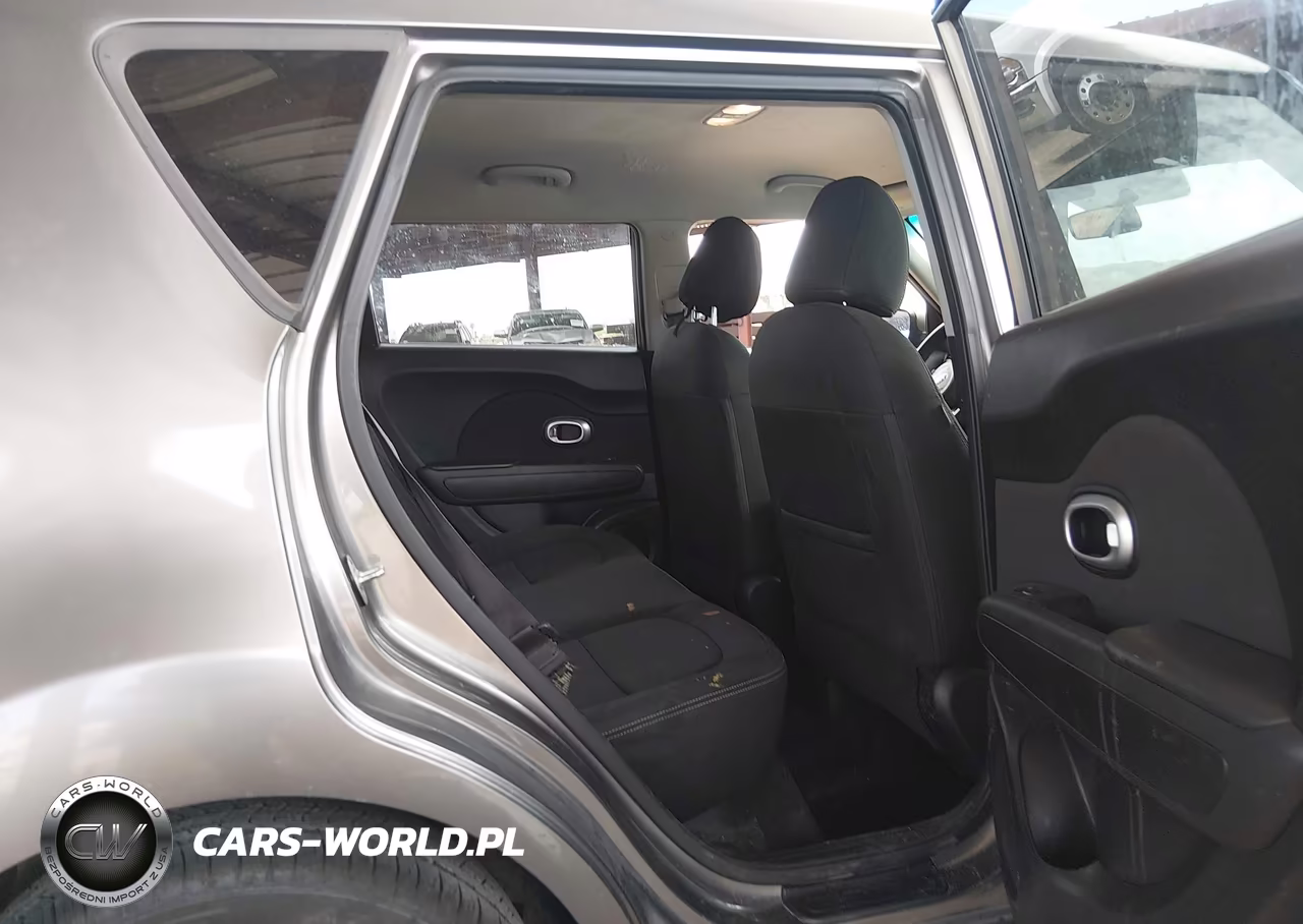2018 Kia Soul + VIN:KNDJP3A53J7554752 - 8