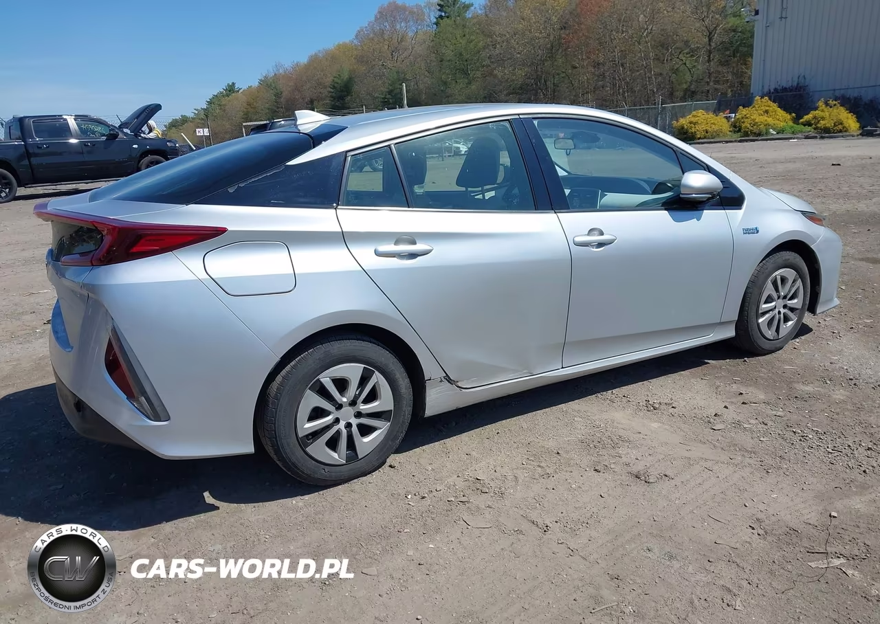 2017 Toyota Prius Prime Plus VIN:JTDKARFP9H3042756 - 4