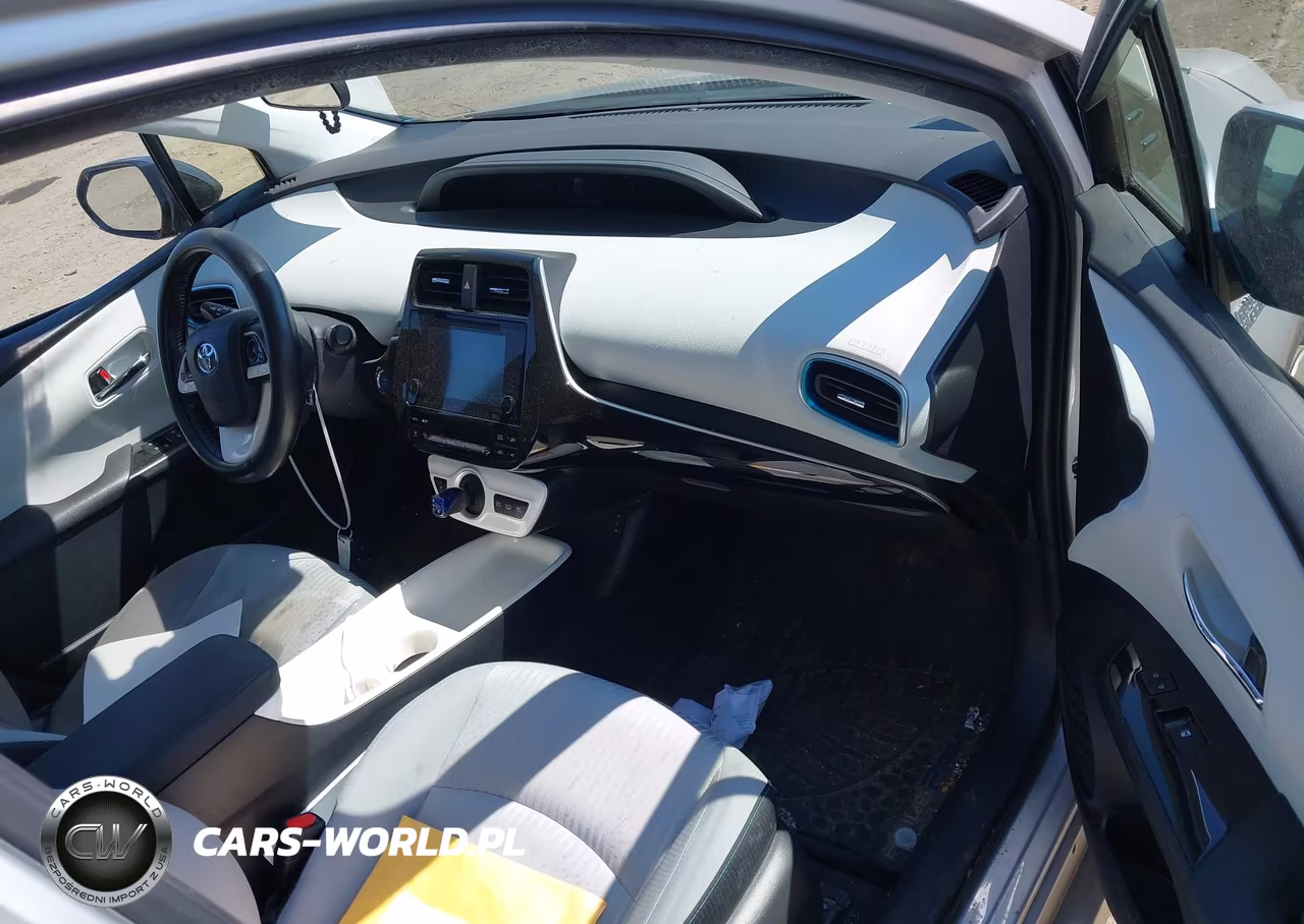 2017 Toyota Prius Prime Plus VIN:JTDKARFP9H3042756 - 5