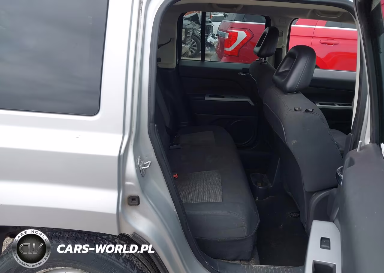 2008 Jeep Patriot Sport VIN:1J8FF28WX8D605489 - 8