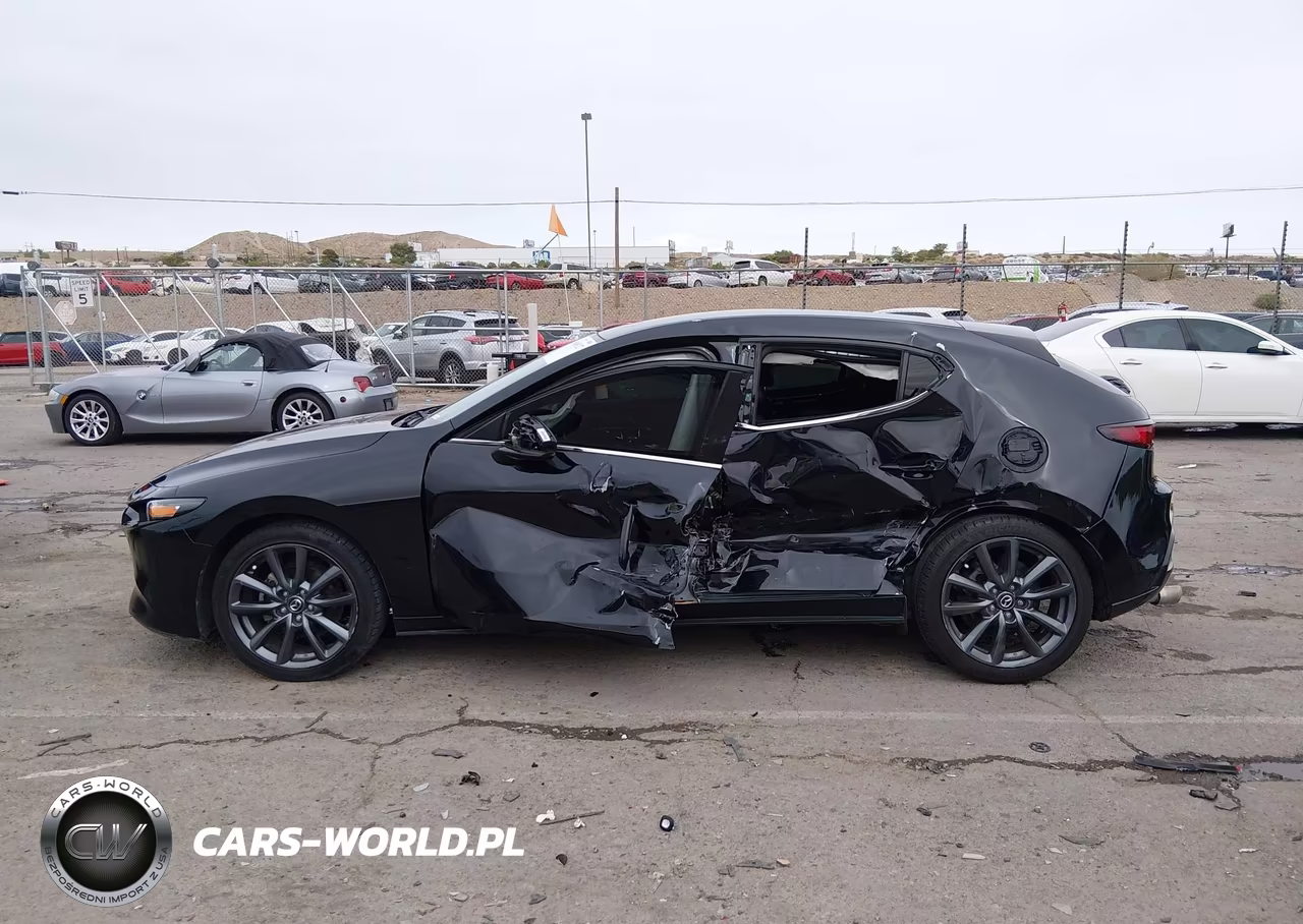 2021 Mazda Mazda3 Select VIN:JM1BPAKL1M1337102 - 14