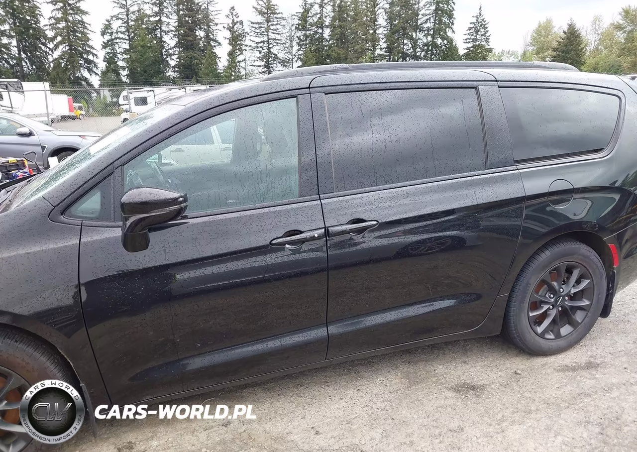 2021 Chrysler Pacifica Touring VIN:2C4RC1FG9MR529127 - 14