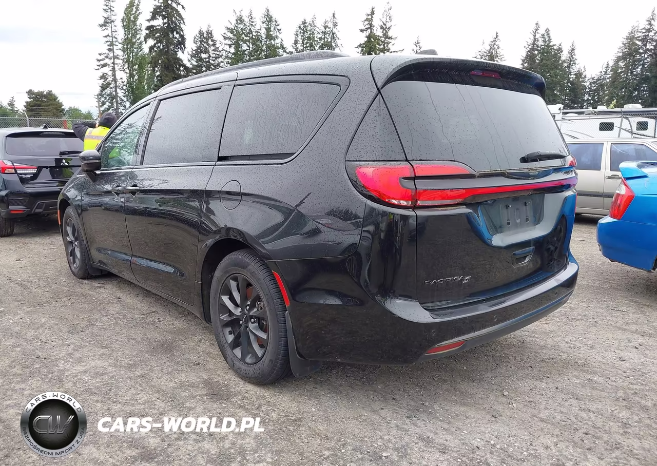 2021 Chrysler Pacifica Touring VIN:2C4RC1FG9MR529127 - 3