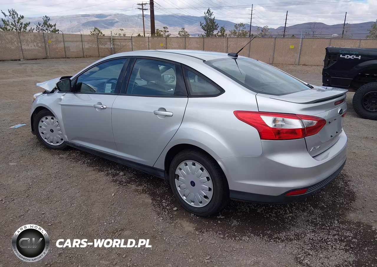 2014 Ford Focus Se VIN:1FADP3F28EL306141 - 3