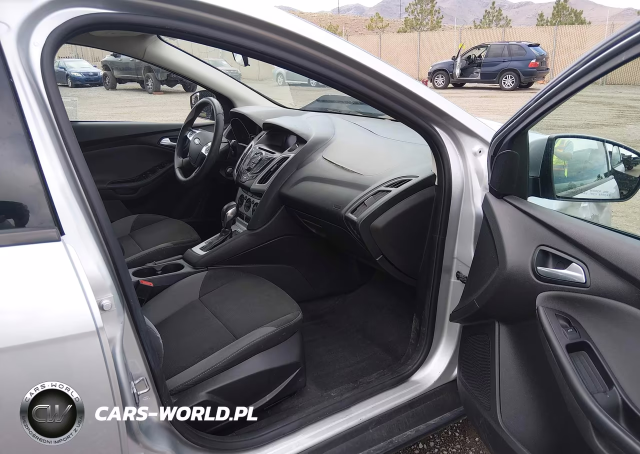 2014 Ford Focus Se VIN:1FADP3F28EL306141 - 5