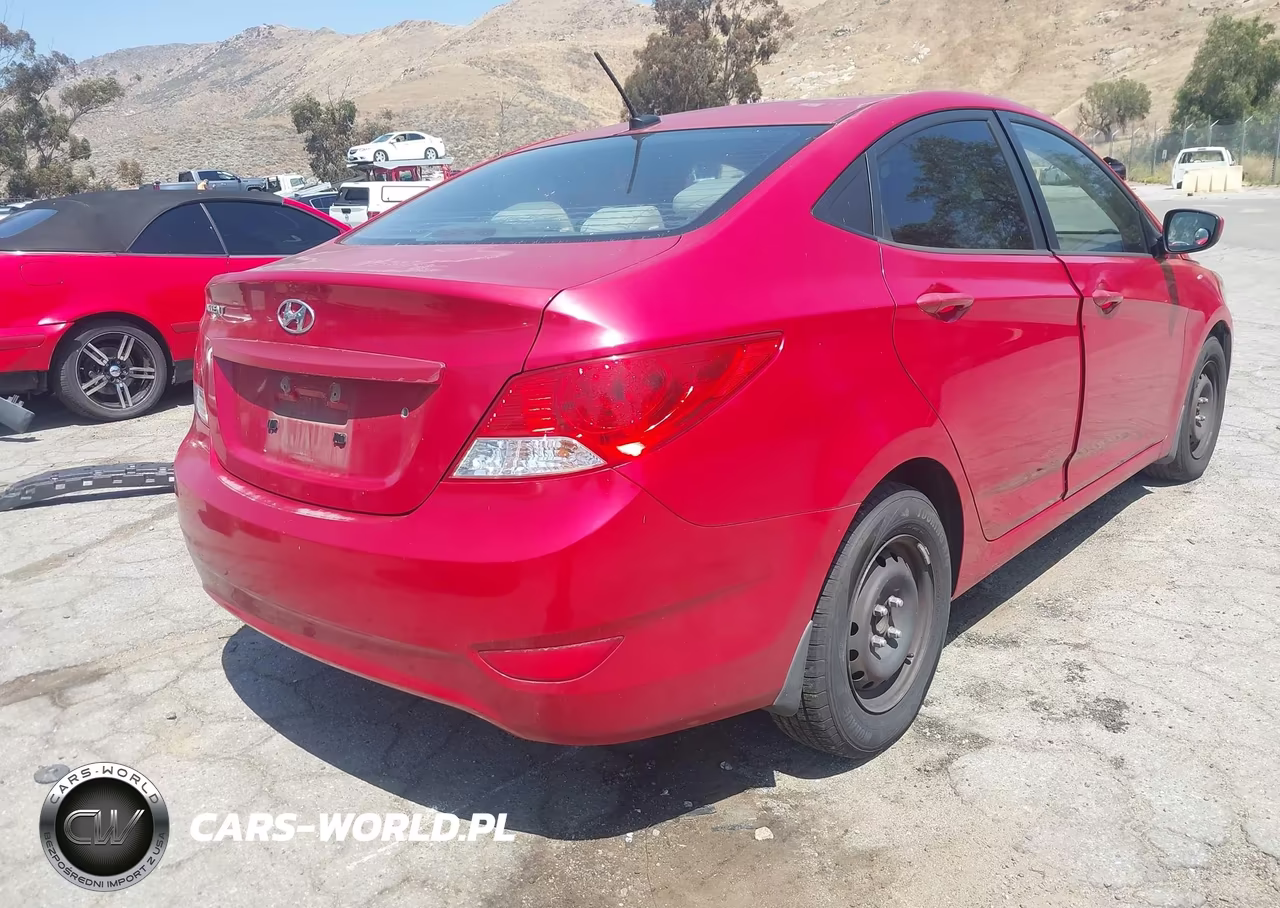 2013 Hyundai Accent Gls VIN:KMHCT4AE3DU315701 - 4