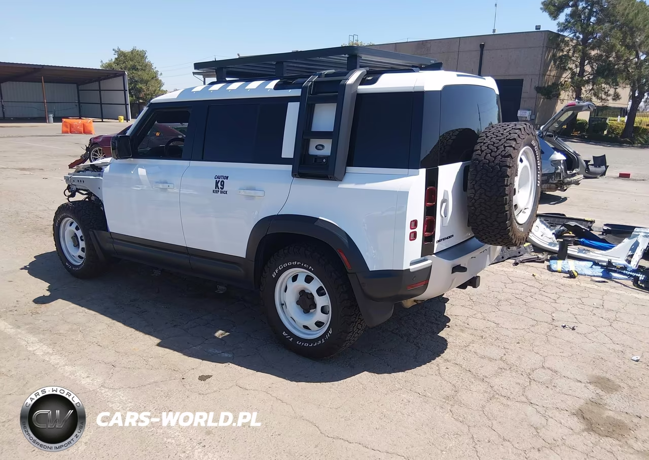 2024 Land Rover Defender 110 P300 VIN:SALEJ7EX5R2342359 - 3