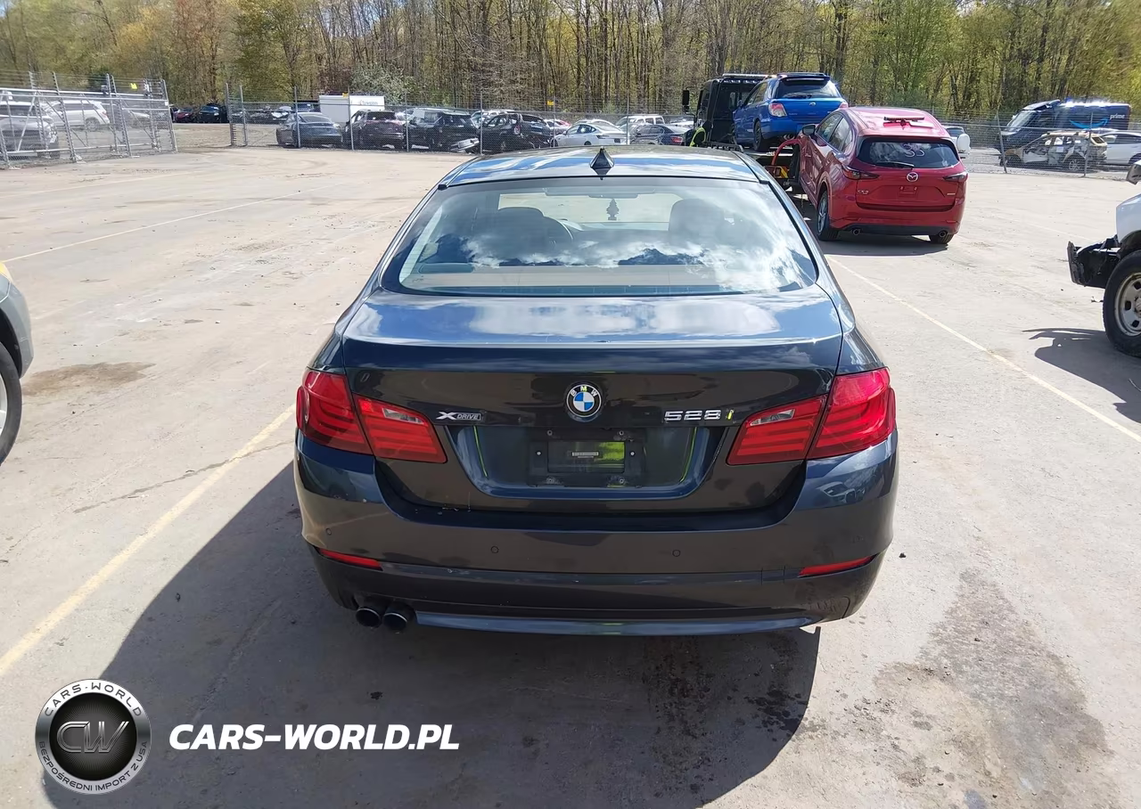 2013 BMW 528I xDrive VIN:WBAXH5C56DD112194 - 16