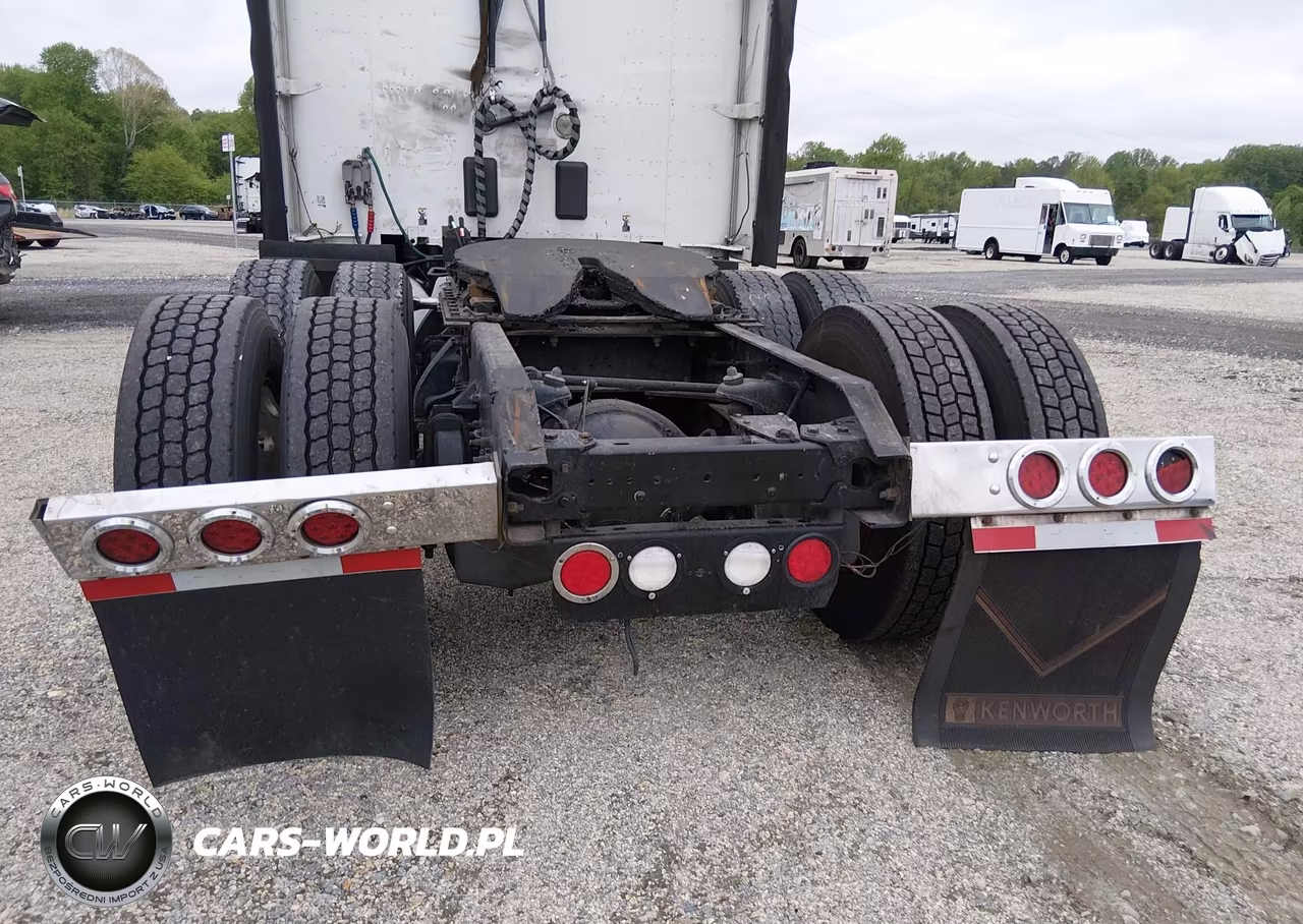 2017 Kenworth T680 VIN:1XKYDP9X7HJ126866 - 11