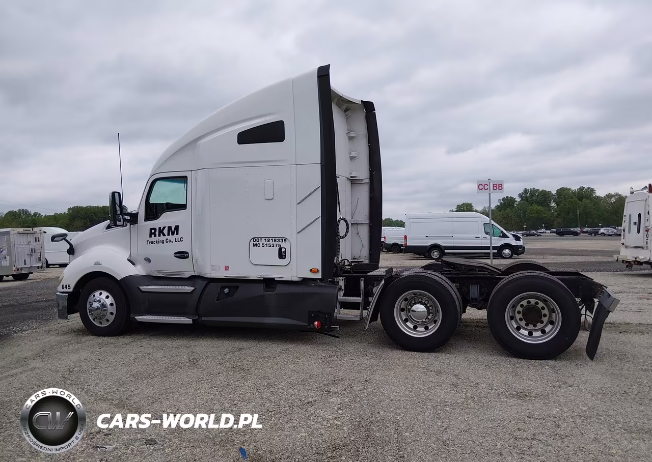 2017 Kenworth T680 VIN:1XKYDP9X7HJ126866 - 14