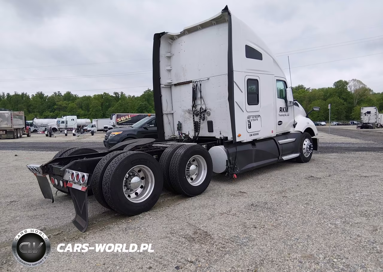 2017 Kenworth T680 VIN:1XKYDP9X7HJ126866 - 4
