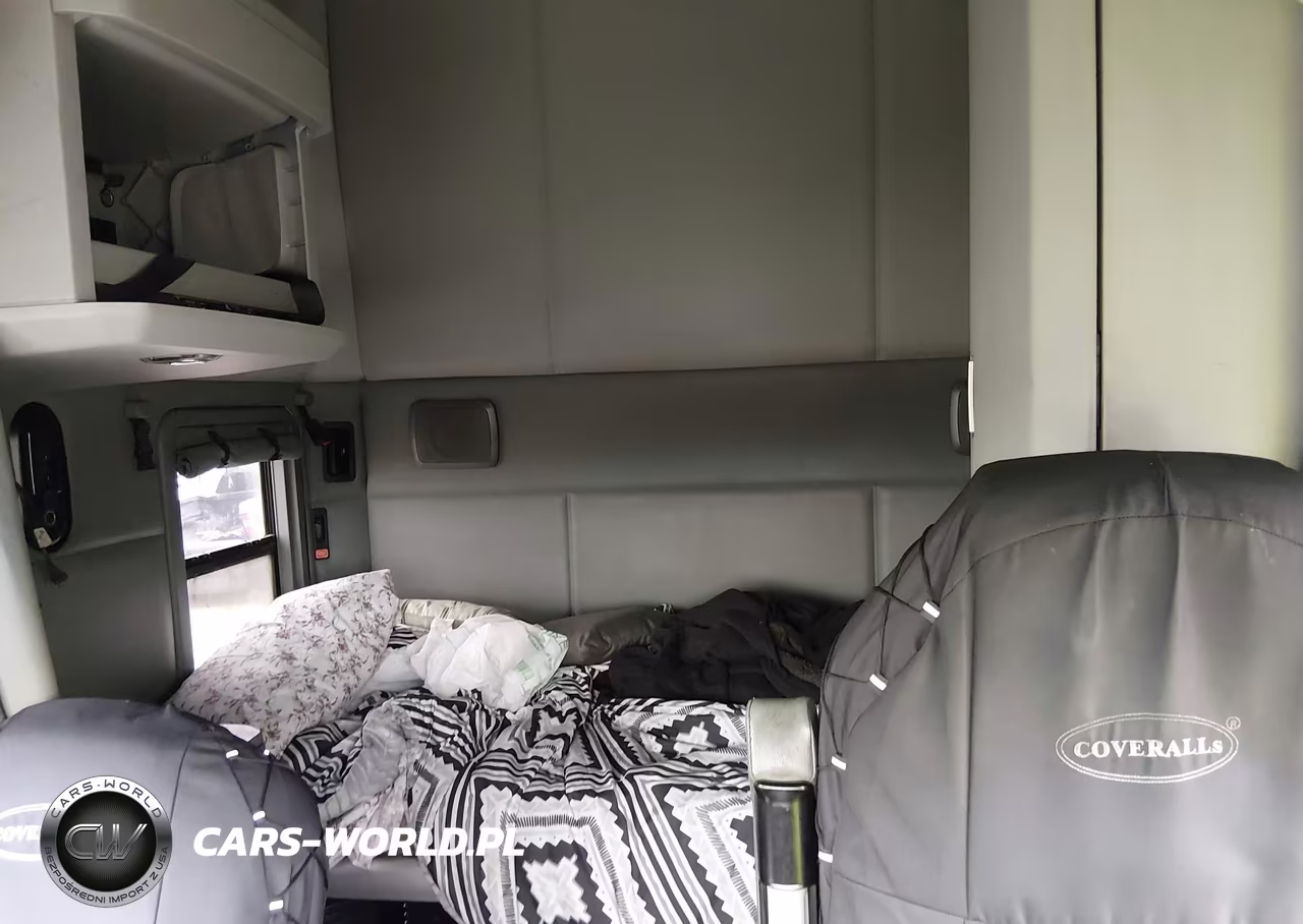 2017 Kenworth T680 VIN:1XKYDP9X7HJ126866 - 6
