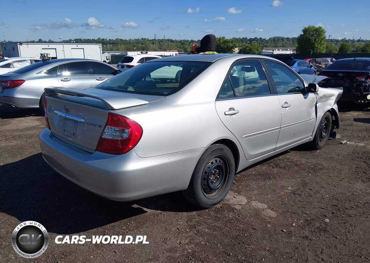 2003 Toyota Camry Xle VIN:4T1BE30K73U157336 - 4