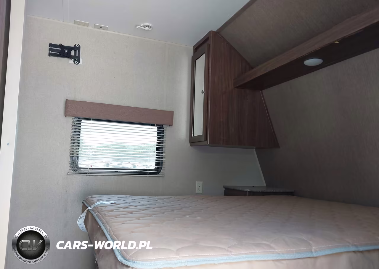 2017 Coleman Lantern 270Rl Travel Trailer VIN:4YDT27029HH930149 - 14