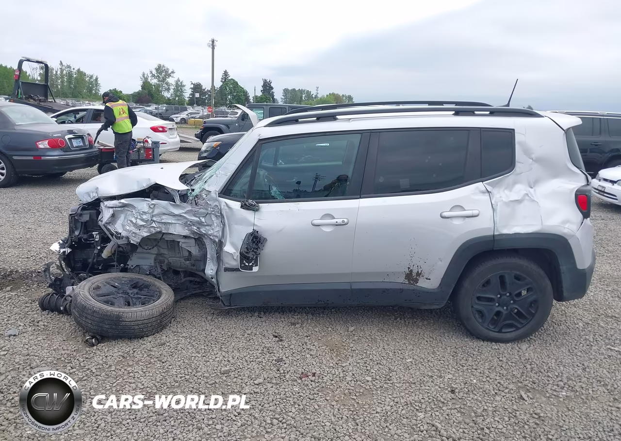2020 Jeep Renegade Upland 4X4 VIN:ZACNJBABXLPL81608 - 14