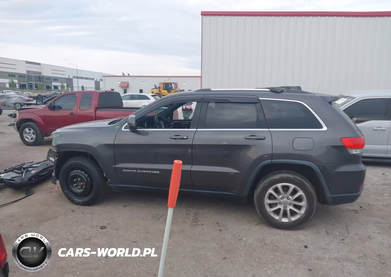 2015 Jeep Grand Cherokee Laredo VIN:1C4RJEAG7FC184809 - 15