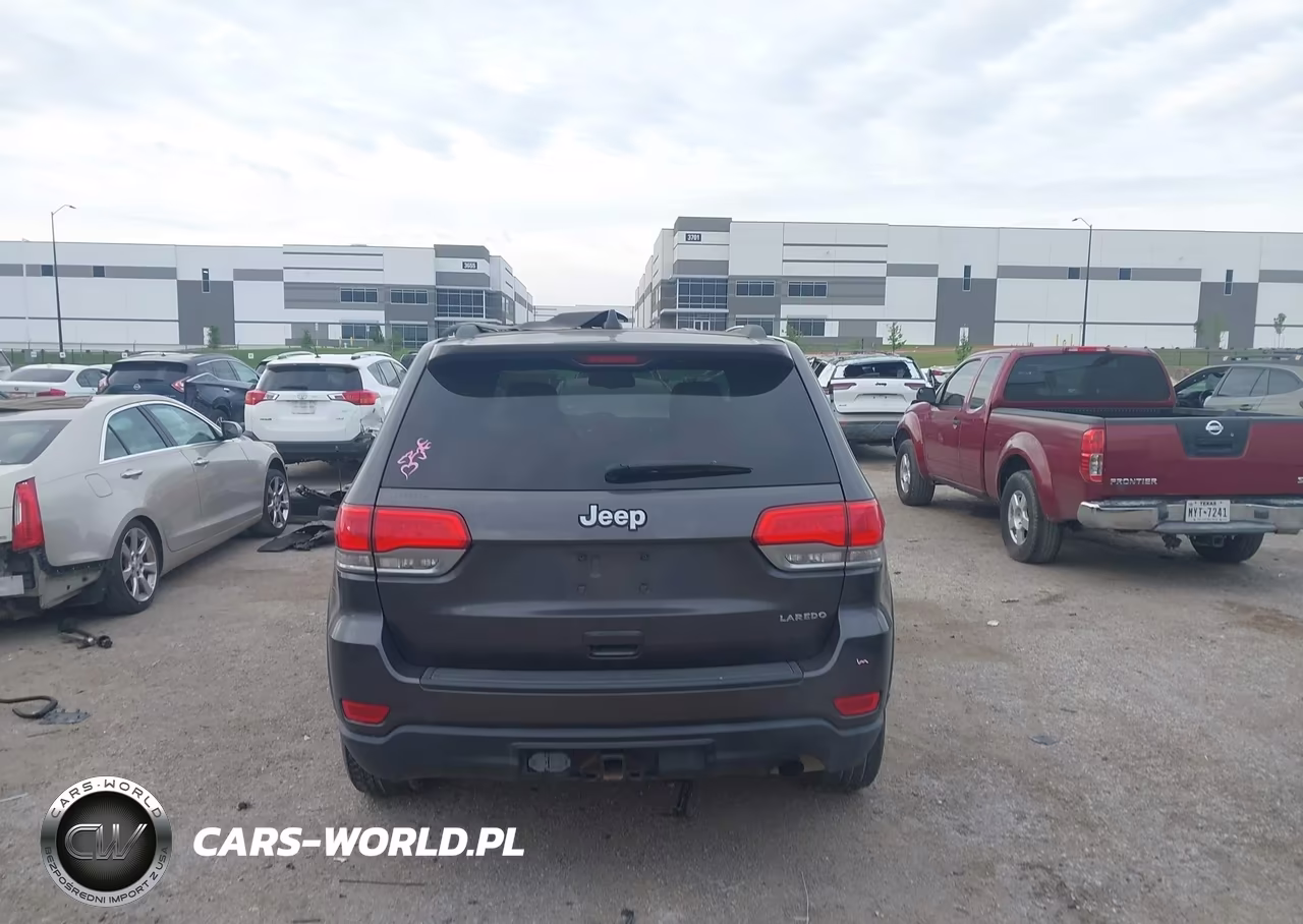 2015 Jeep Grand Cherokee Laredo VIN:1C4RJEAG7FC184809 - 17