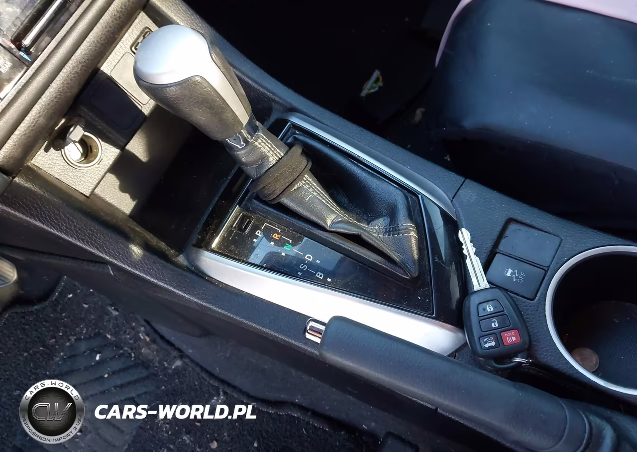 2018 Toyota Corolla Le VIN:5YFBURHE0JP764228 - 11