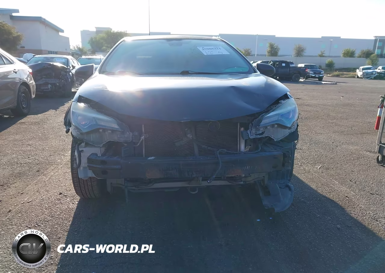 2018 Toyota Corolla Le VIN:5YFBURHE0JP764228 - 13