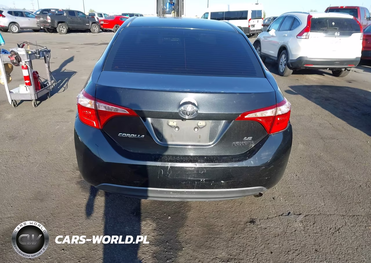 2018 Toyota Corolla Le VIN:5YFBURHE0JP764228 - 17