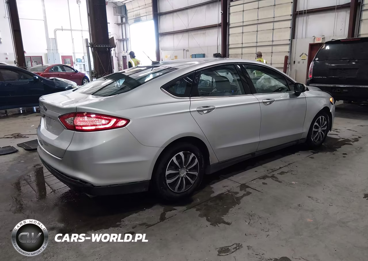 2014 Ford Fusion S VIN:3FA6P0G74ER208534 - 4