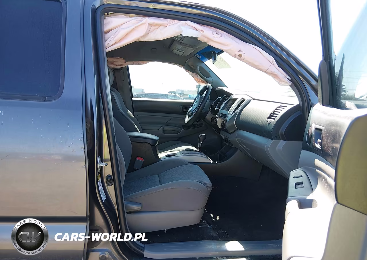 2015 Toyota Tacoma Base V6 VIN:3TMMU4FN3FM082439 - 5