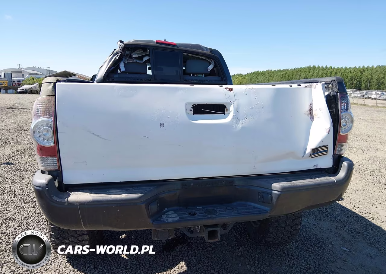 2015 Toyota Tacoma Base V6 VIN:3TMMU4FN3FM082439 - 6