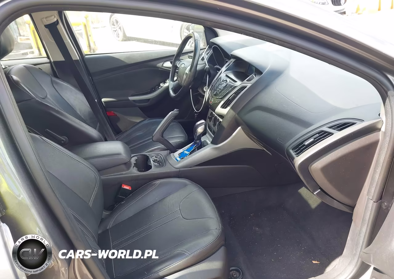 2014 Ford Focus Se VIN:1FADP3F27EL121059 - 5