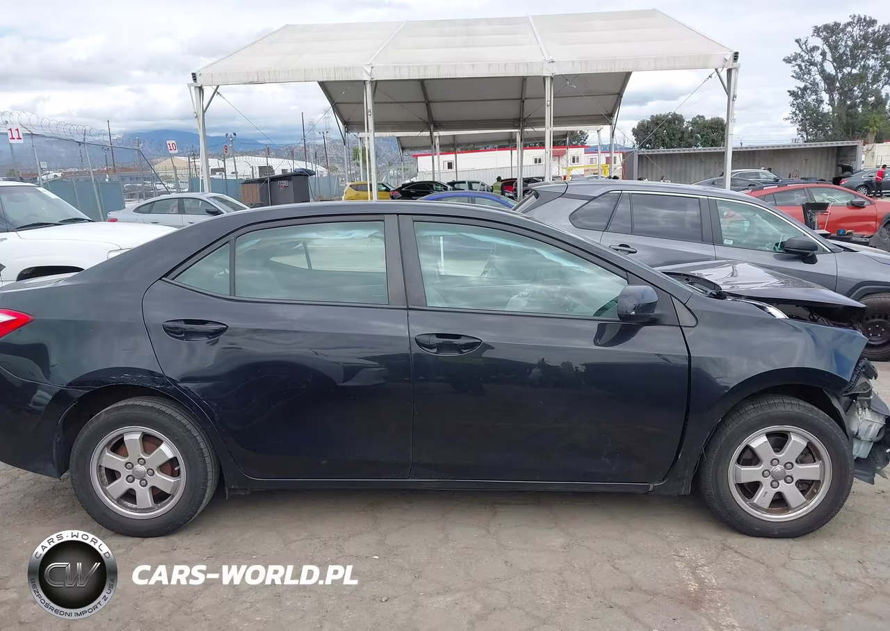 2016 Toyota Corolla Le VIN:2T1BURHE8GC495405 - 12