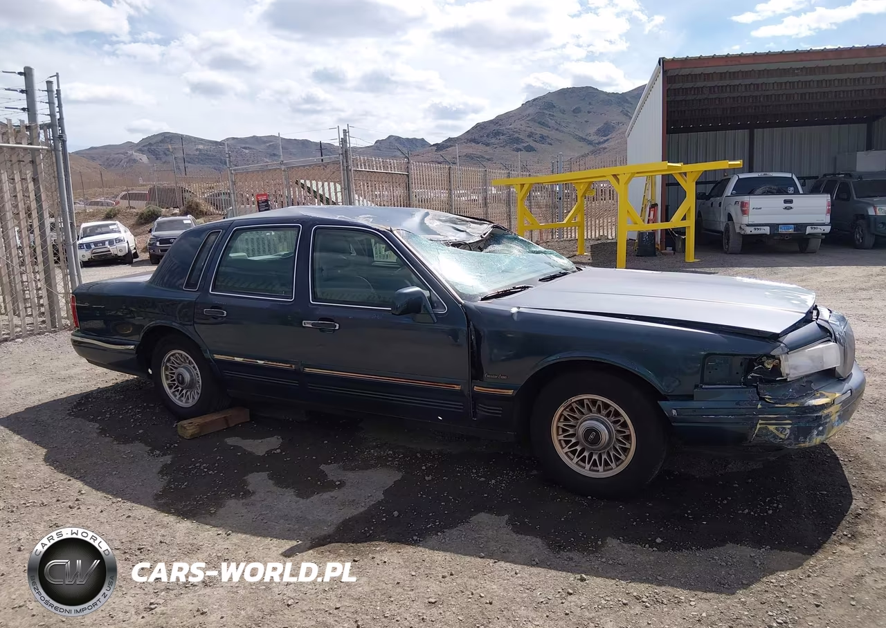 1997 Lincoln Town Car Executive VIN:1LNLM81W0VY750621 - 13