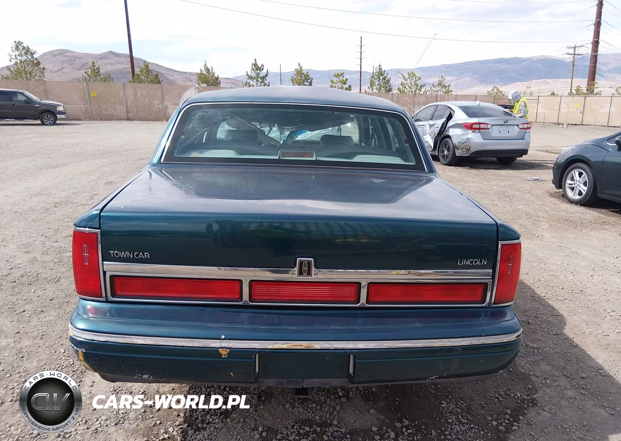 1997 Lincoln Town Car Executive VIN:1LNLM81W0VY750621 - 16