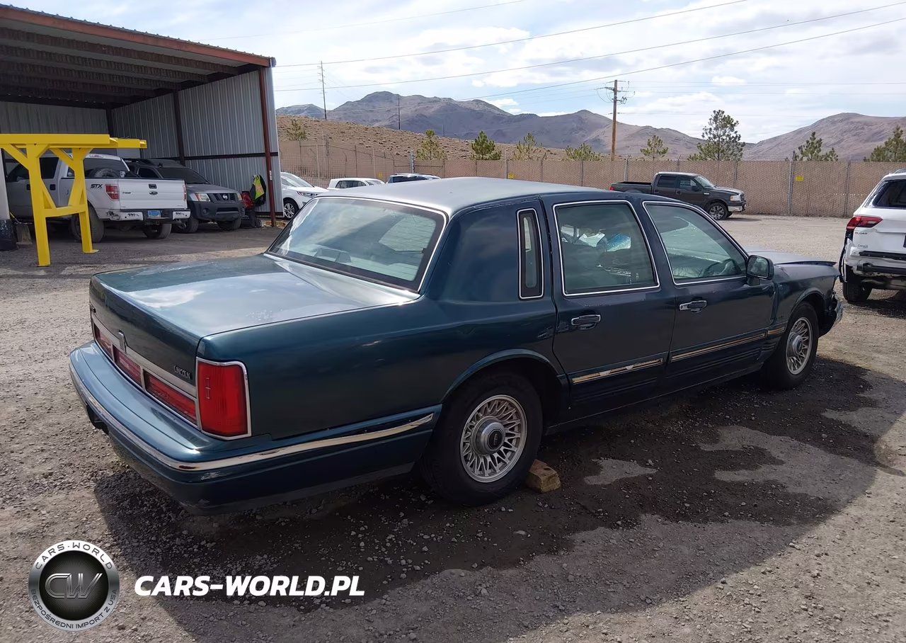 1997 Lincoln Town Car Executive VIN:1LNLM81W0VY750621 - 4