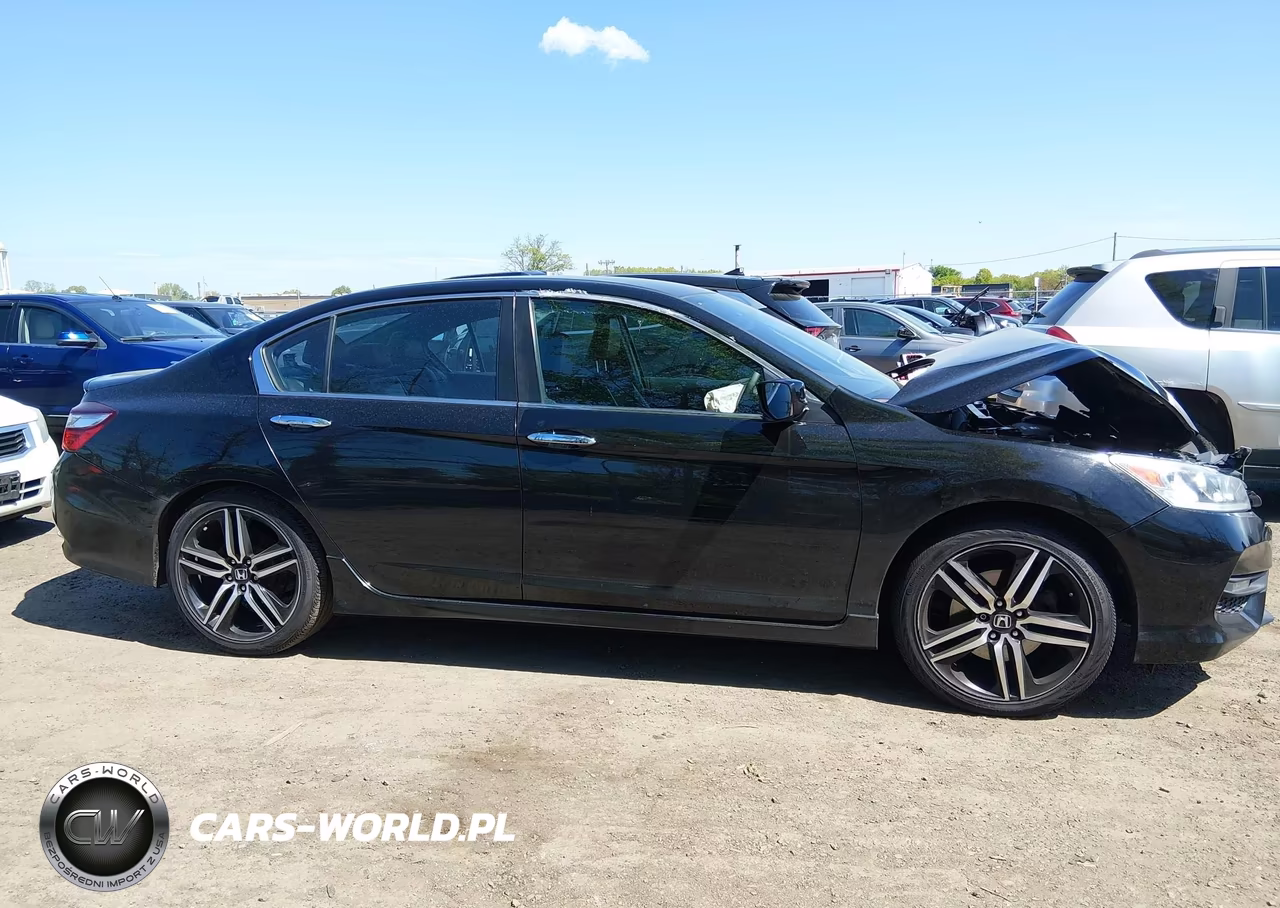 2017 Honda Accord Sport VIN:1HGCR2F54HA186862 - 13