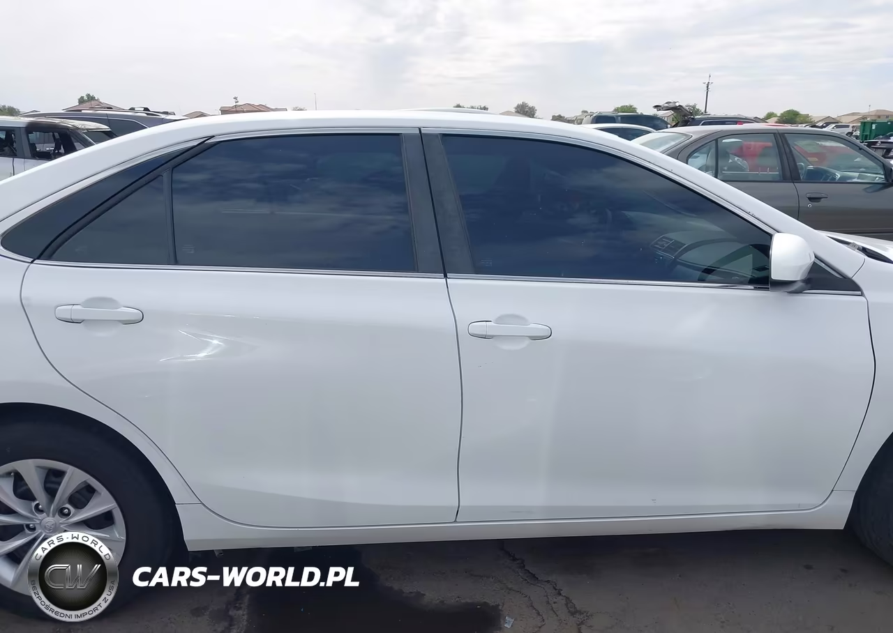 2016 Toyota Camry Le VIN:4T1BF1FK2GU526957 - 13