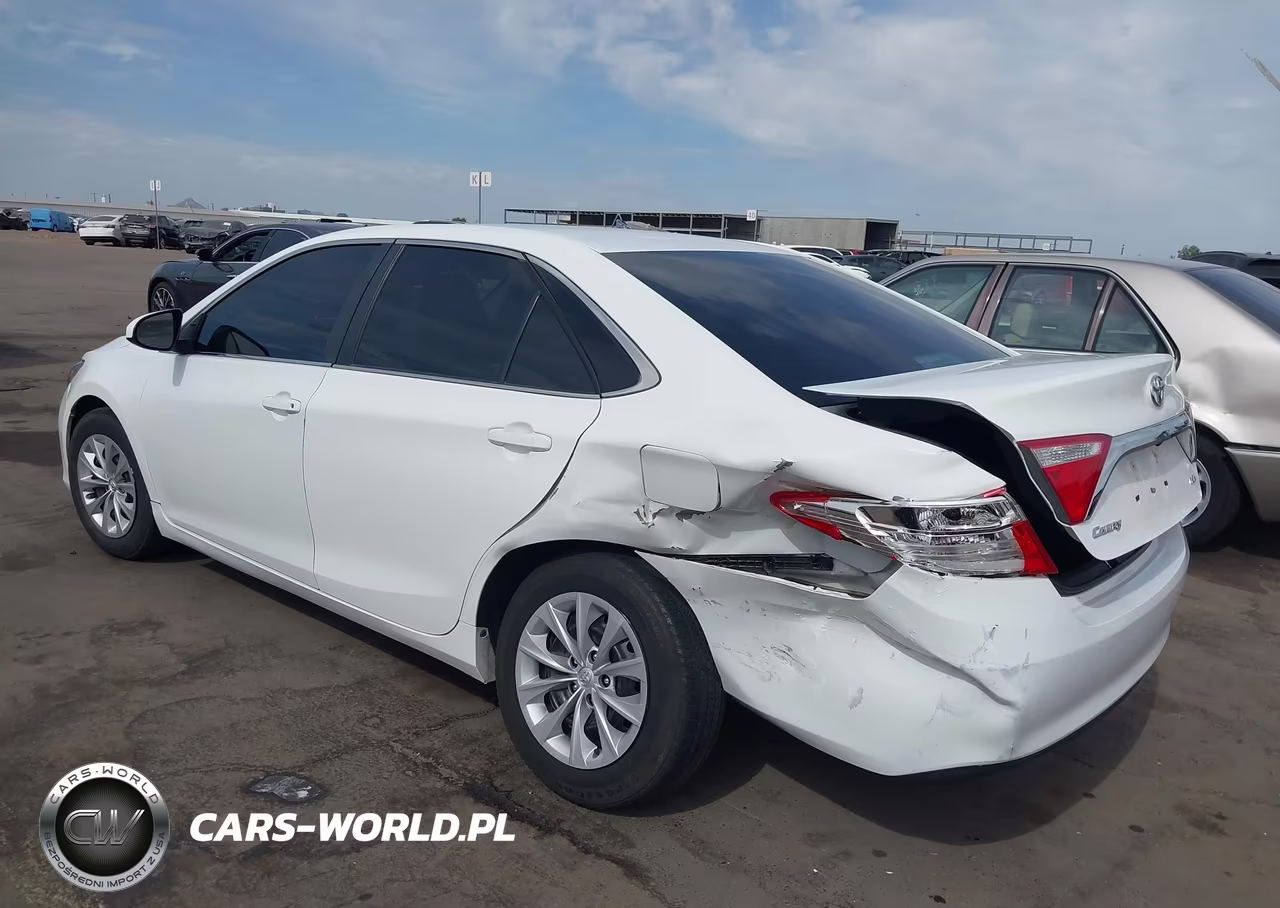 2016 Toyota Camry Le VIN:4T1BF1FK2GU526957 - 3