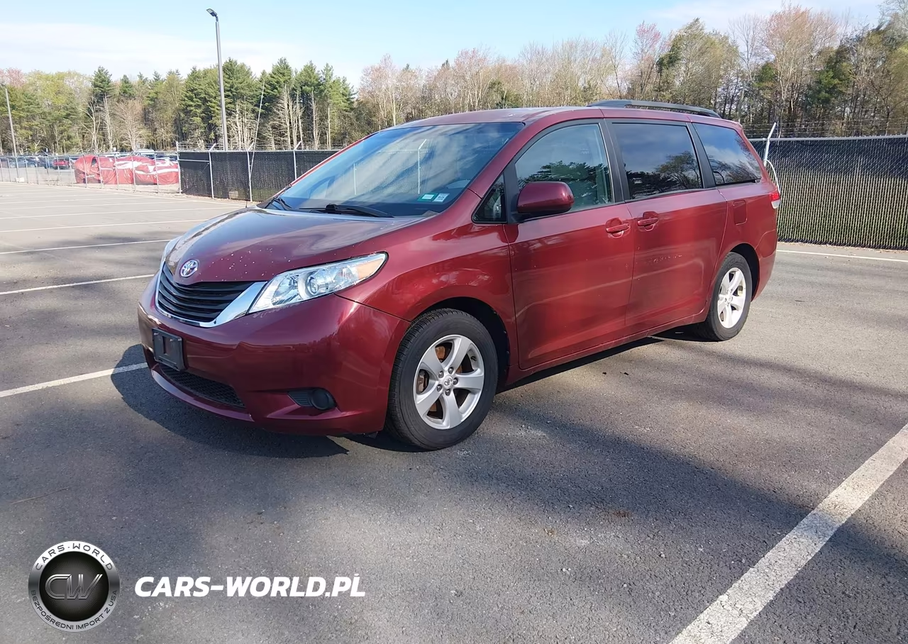 2012 Toyota Sienna Le V6 8 Passenger VIN:5TDKK3DC7CS177896 - 2