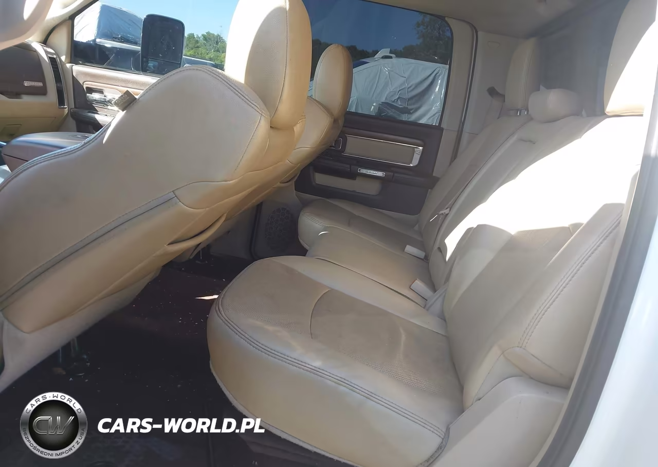 2016 Ram 3500 Laramie VIN:3C63RRJLXGG117369 - 7