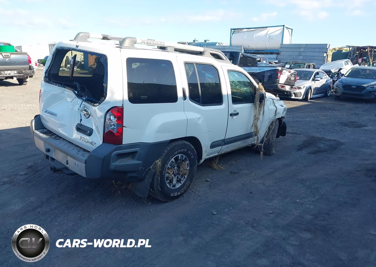 2015 Nissan Xterra Pro-4X VIN:5N1AN0NW3FN659796 - 4