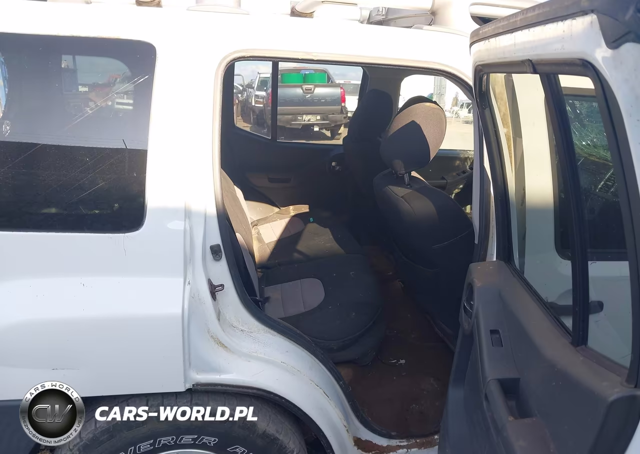 2015 Nissan Xterra Pro-4X VIN:5N1AN0NW3FN659796 - 8