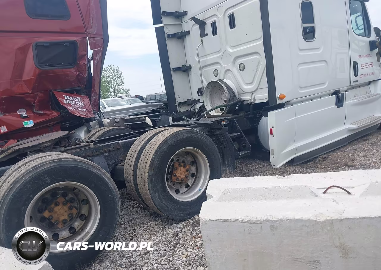 2016 Freightliner Cascadia 125 VIN:3AKJGLD58GSGR8535 - 4