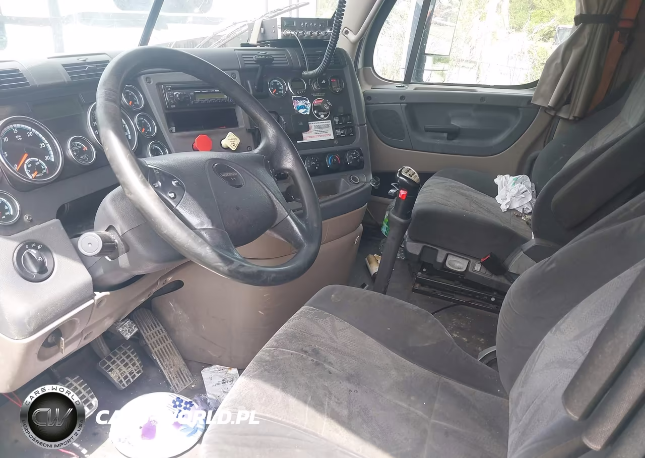 2016 Freightliner Cascadia 125 VIN:3AKJGLD58GSGR8535 - 6
