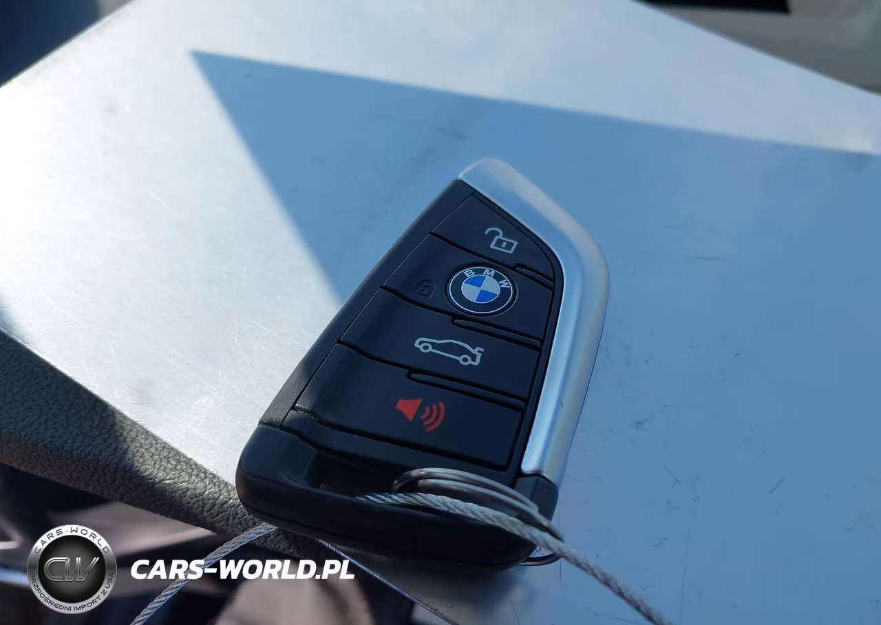 2019 BMW X3 xDrive30I VIN:5UXTR9C5XKLP87800 - 11